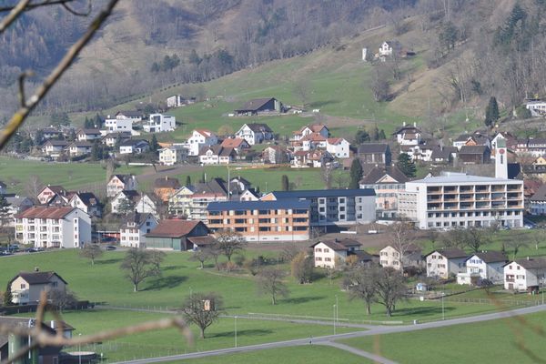 Zentrale Lage mitten im Dorf Azmoos